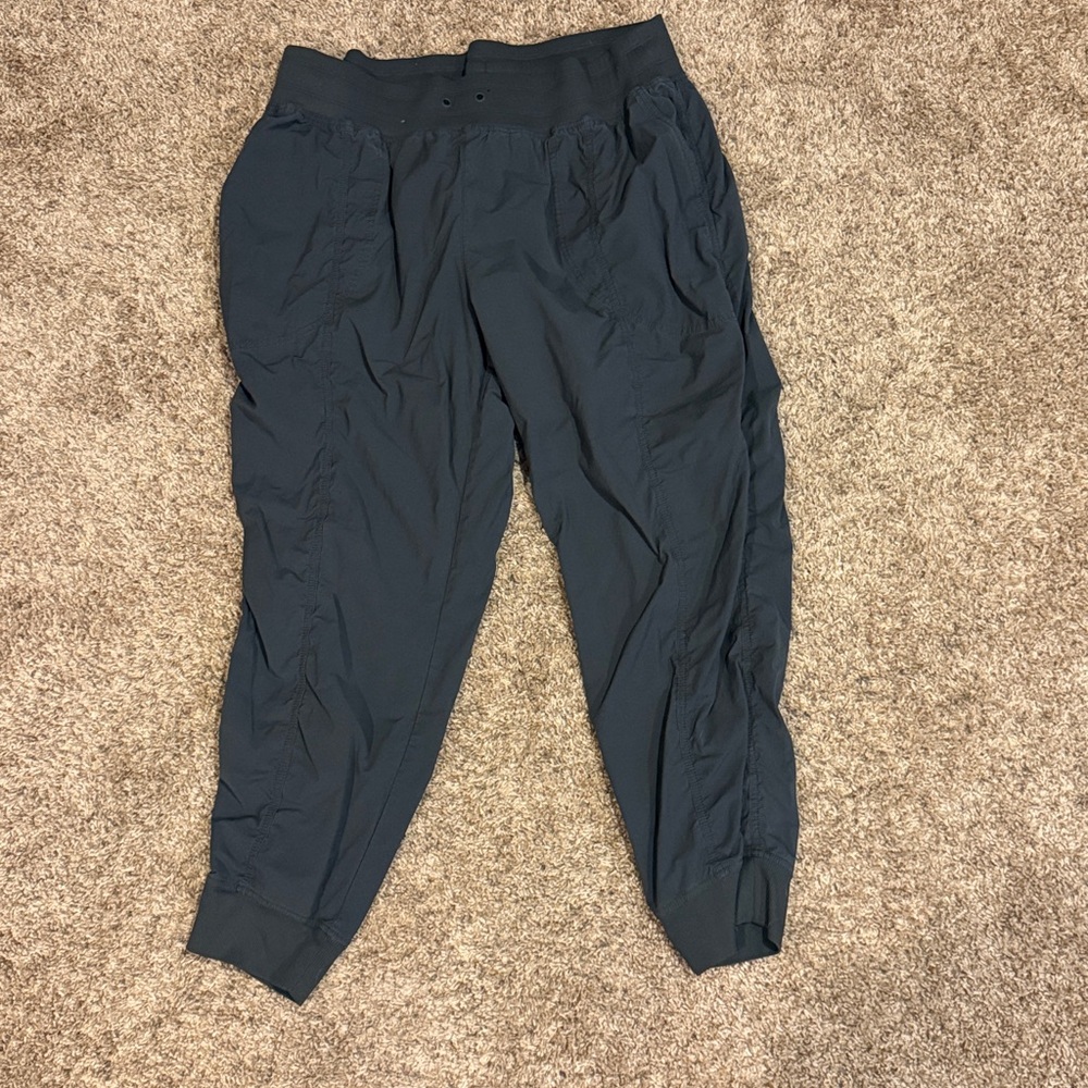 CALIA by Carrie Underwood Light Black Joggers